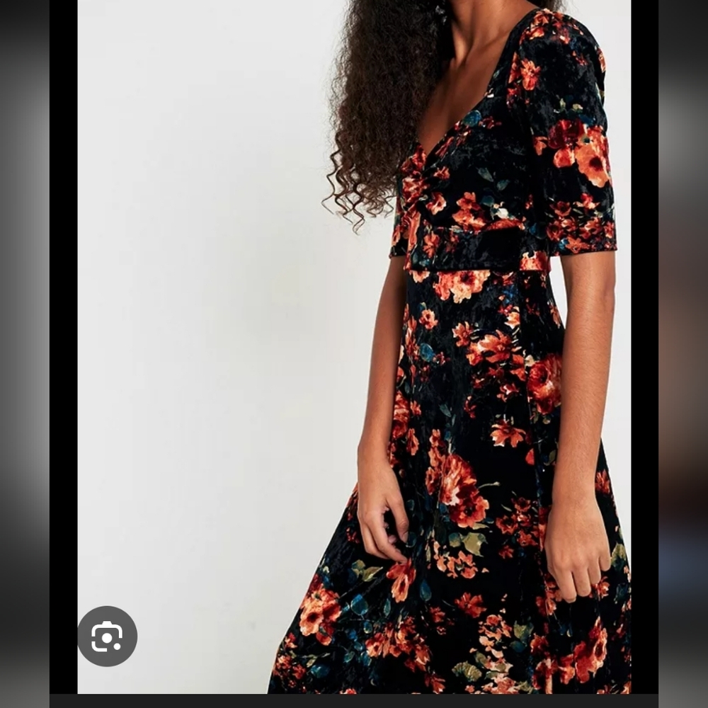 Floral Midi Dress - Black and Red